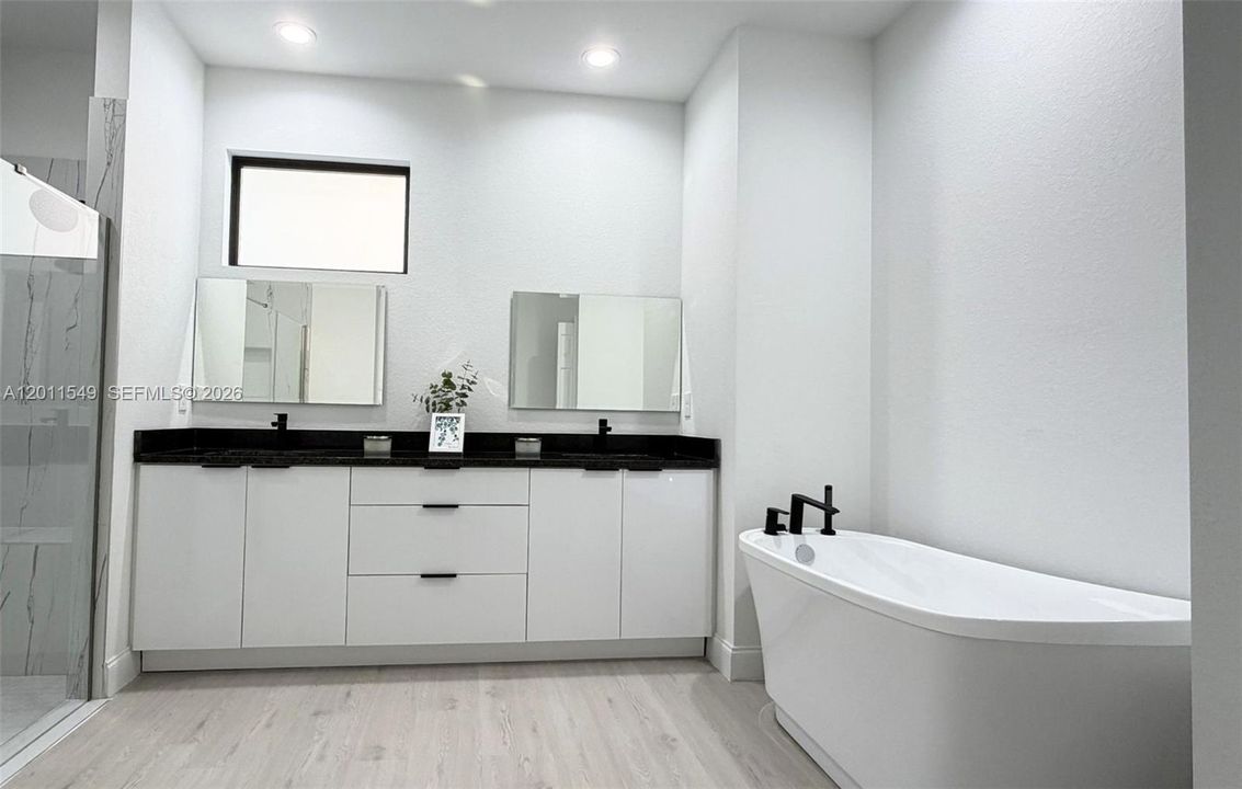 En Venta: $350,000 (3 camas, 2 baños, 1638 Pies cuadrados)