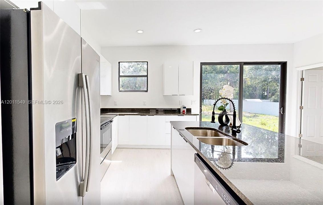 En Venta: $350,000 (3 camas, 2 baños, 1638 Pies cuadrados)
