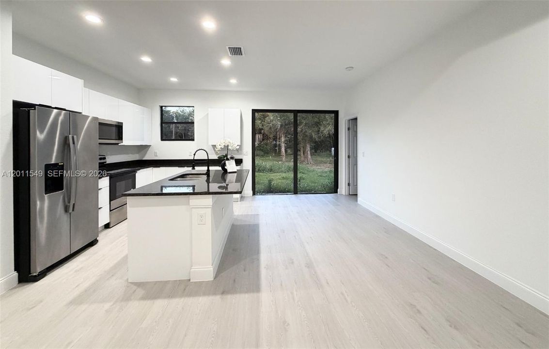 En Venta: $350,000 (3 camas, 2 baños, 1638 Pies cuadrados)