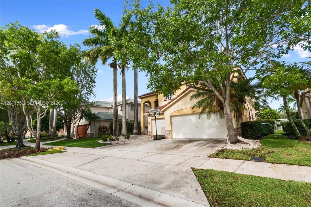 For Rent: $7,500 (7 beds, 4 baths, 3122 Square Feet)