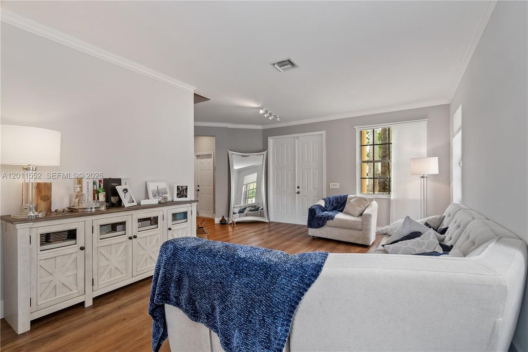 For Rent: $7,500 (7 beds, 4 baths, 3122 Square Feet)