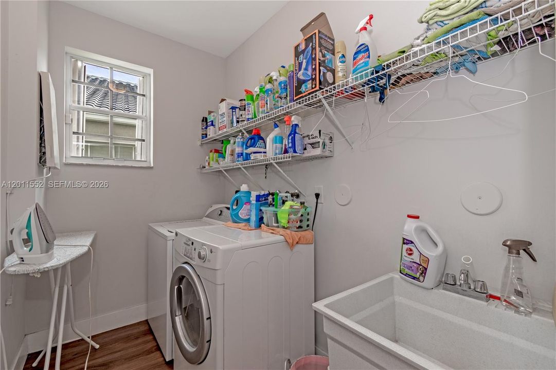 For Rent: $7,500 (7 beds, 4 baths, 3122 Square Feet)