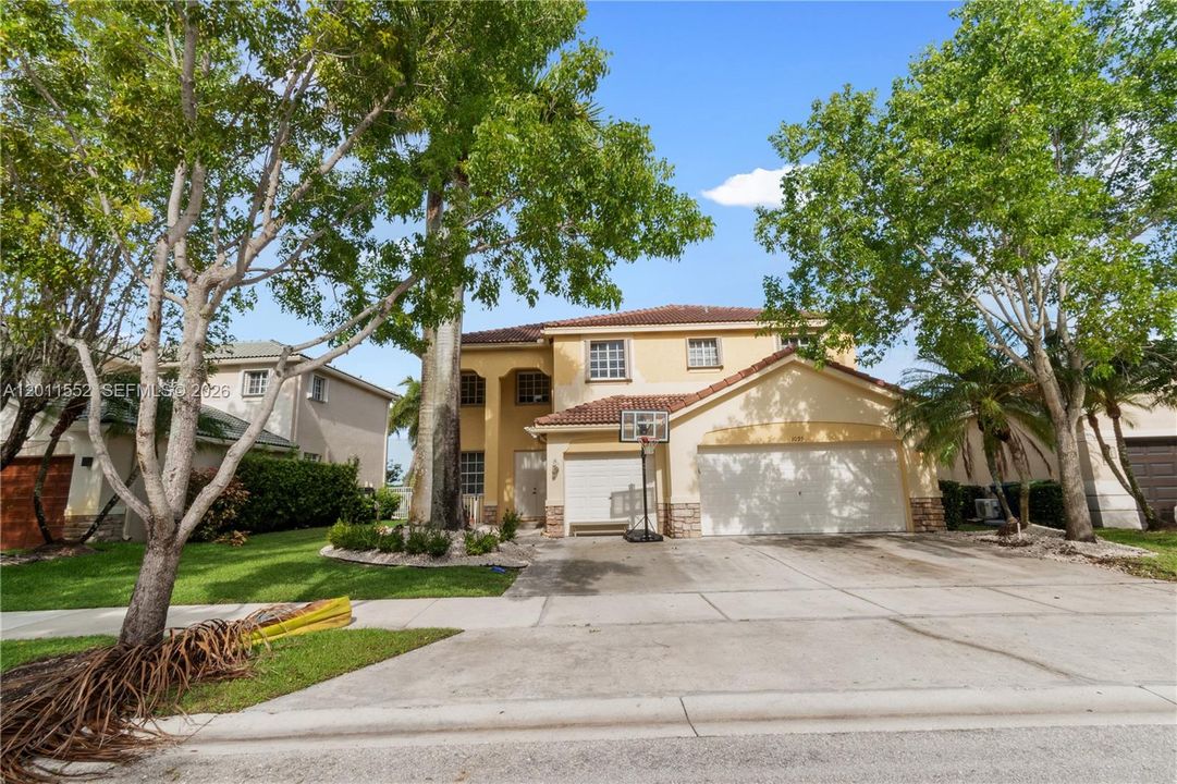For Rent: $7,500 (7 beds, 4 baths, 3122 Square Feet)