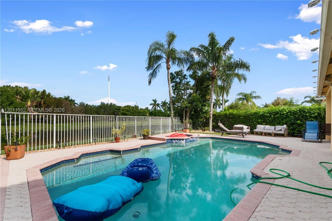 For Rent: $7,500 (7 beds, 4 baths, 3122 Square Feet)