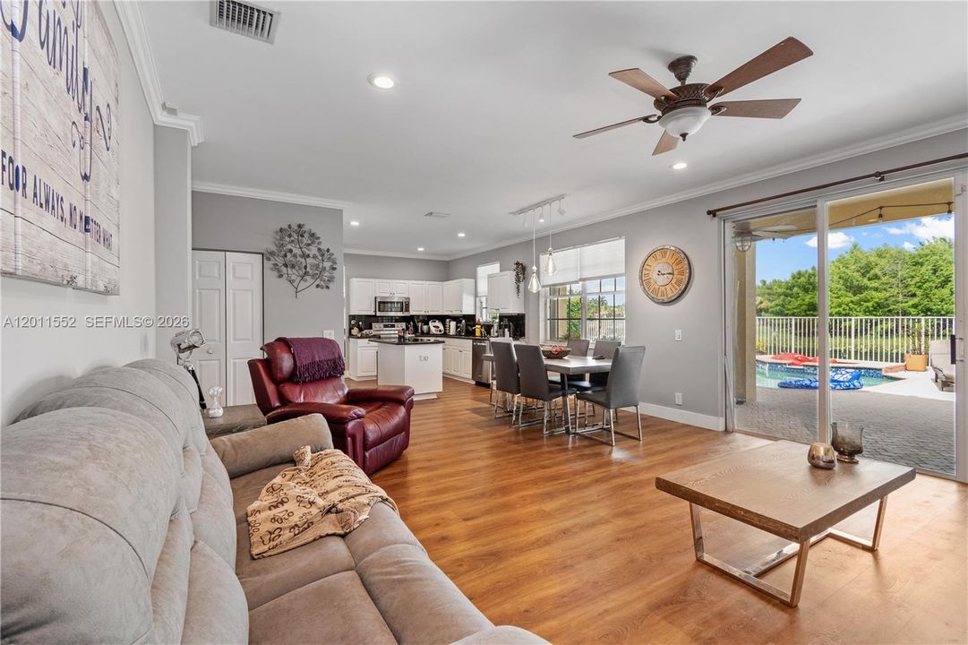 For Rent: $7,500 (7 beds, 4 baths, 3122 Square Feet)