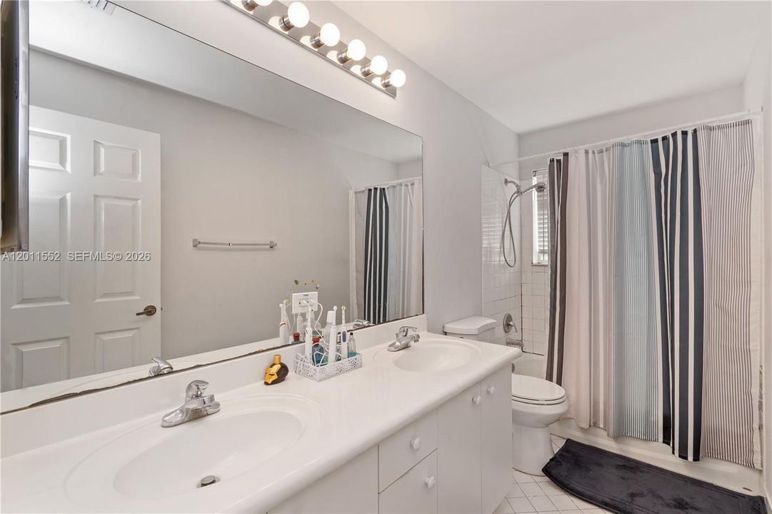 For Rent: $7,500 (7 beds, 4 baths, 3122 Square Feet)