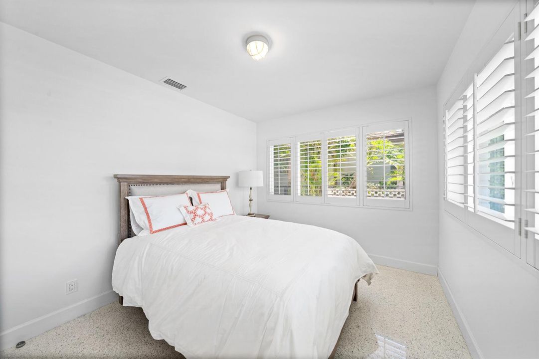 12_bed1