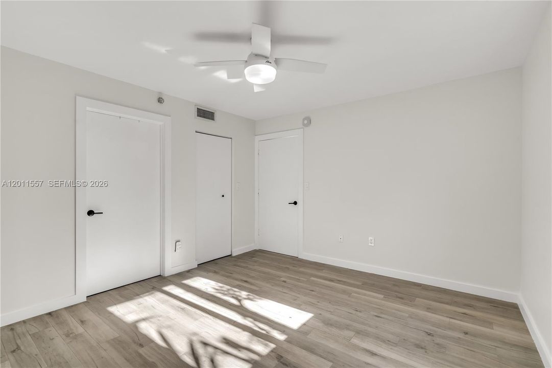 Active With Contract: $3,900 (2 beds, 2 baths, 990 Square Feet)