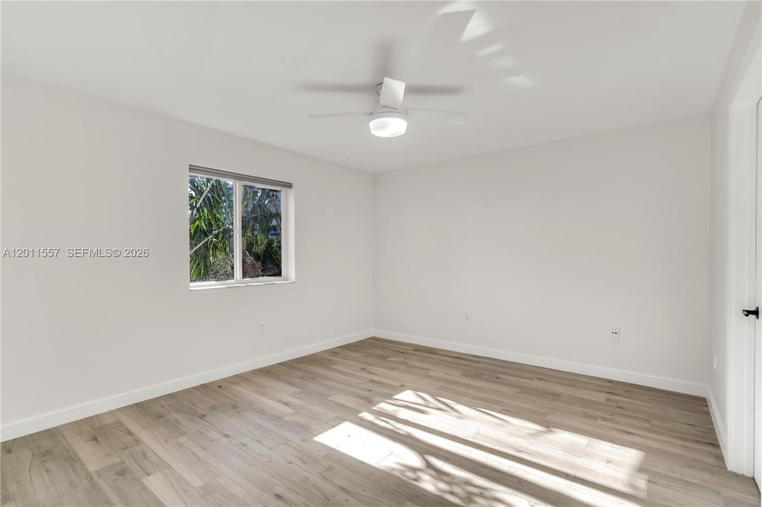 Active With Contract: $3,900 (2 beds, 2 baths, 990 Square Feet)