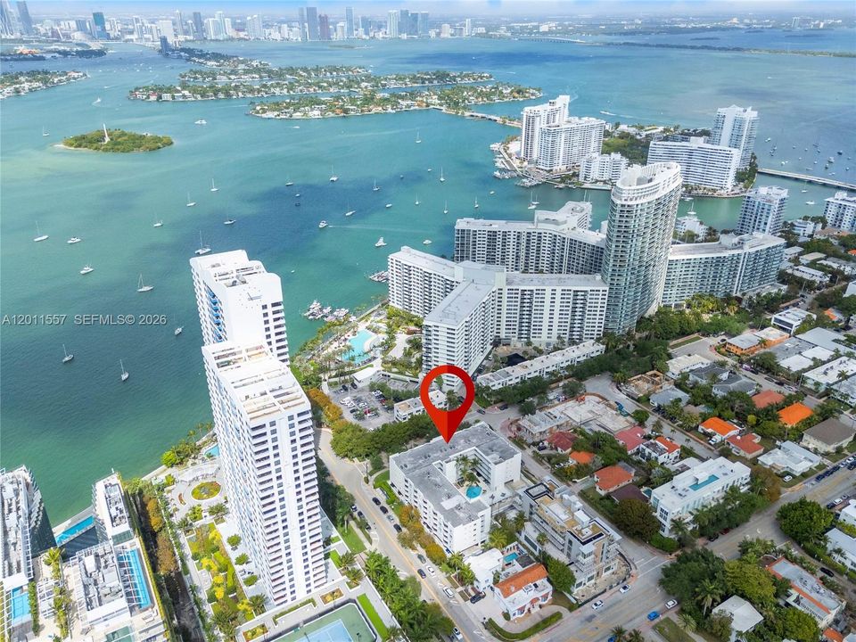 Active With Contract: $3,900 (2 beds, 2 baths, 990 Square Feet)