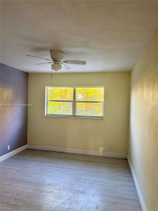For Sale: $309,000 (3 beds, 3 baths, 1650 Square Feet)