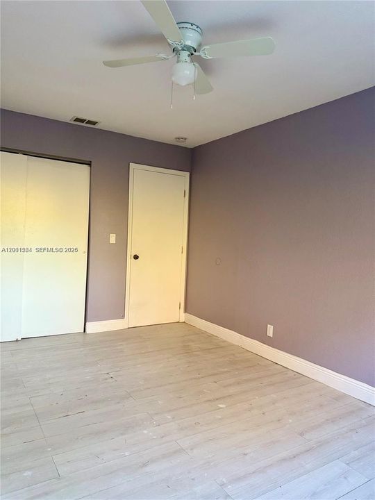 For Sale: $309,000 (3 beds, 3 baths, 1650 Square Feet)