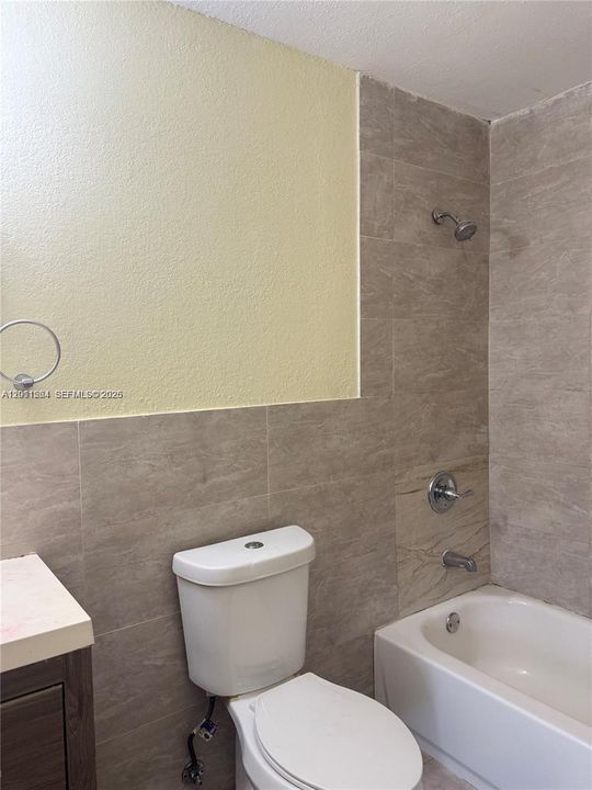 For Sale: $309,000 (3 beds, 3 baths, 1650 Square Feet)