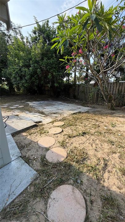 For Sale: $362,000 (3 beds, 1 baths, 944 Square Feet)