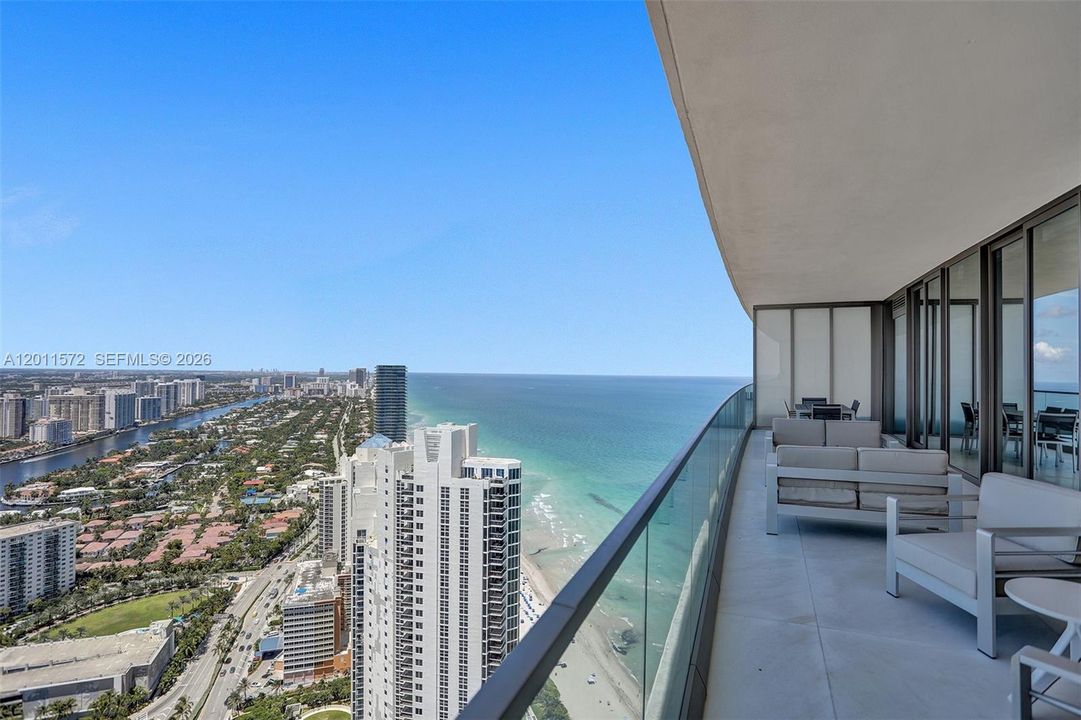 Active With Contract: $28,000 (4 beds, 5 baths, 2682 Square Feet)