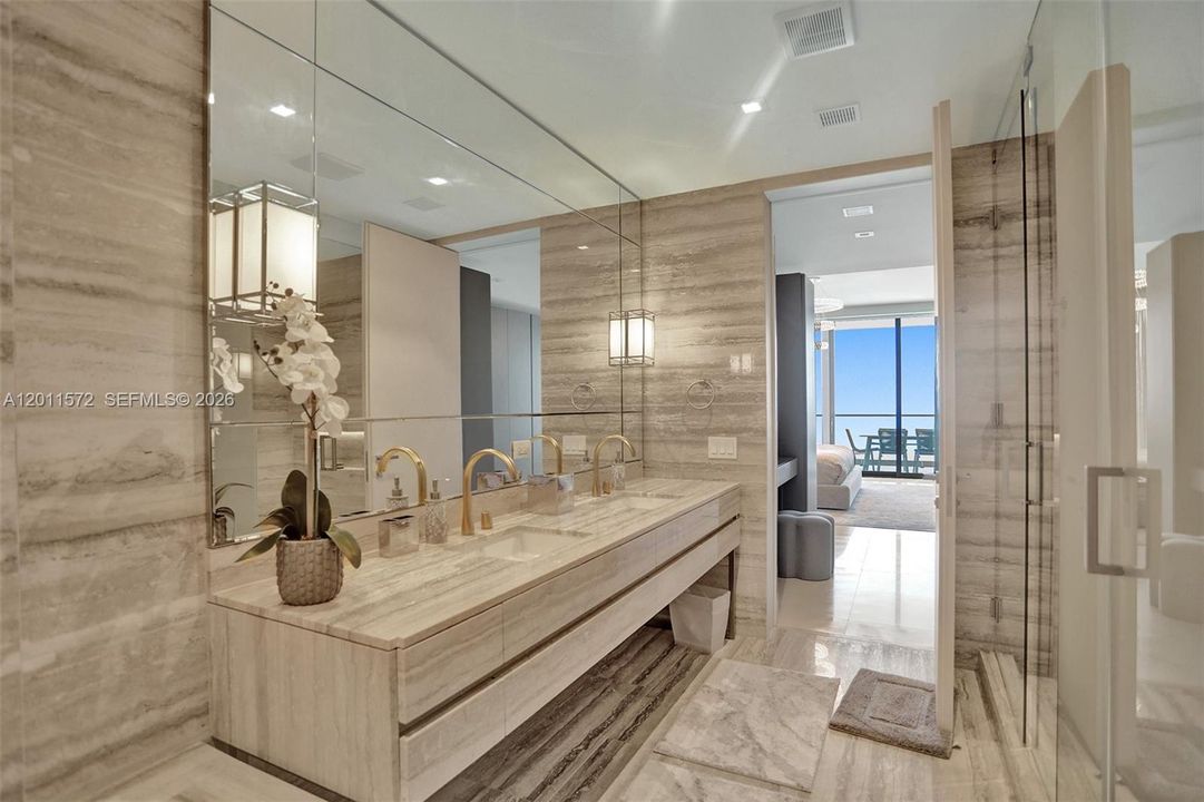 Active With Contract: $28,000 (4 beds, 5 baths, 2682 Square Feet)