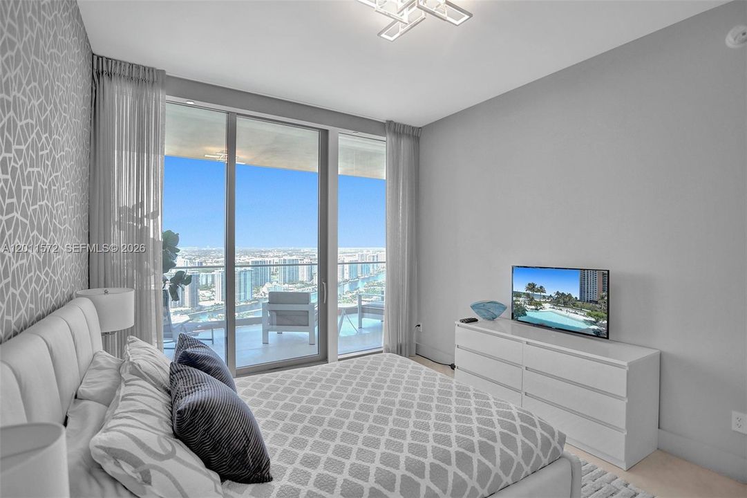 Active With Contract: $28,000 (4 beds, 5 baths, 2682 Square Feet)