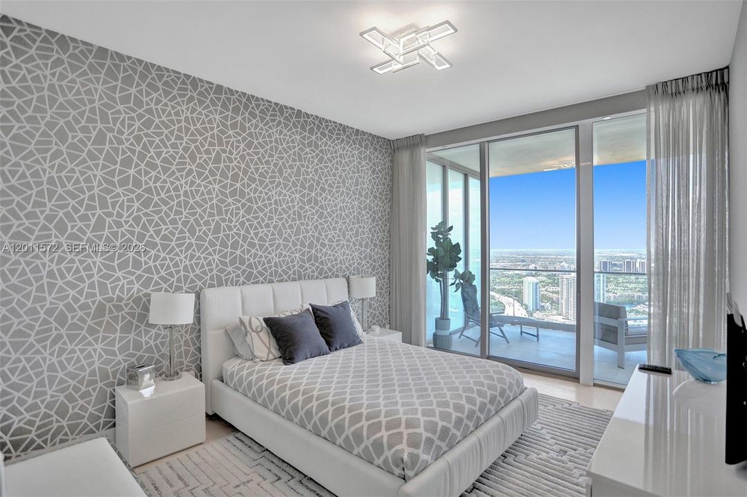 Active With Contract: $28,000 (4 beds, 5 baths, 2682 Square Feet)