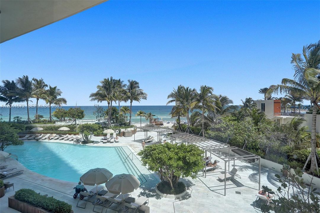 Active With Contract: $28,000 (4 beds, 5 baths, 2682 Square Feet)