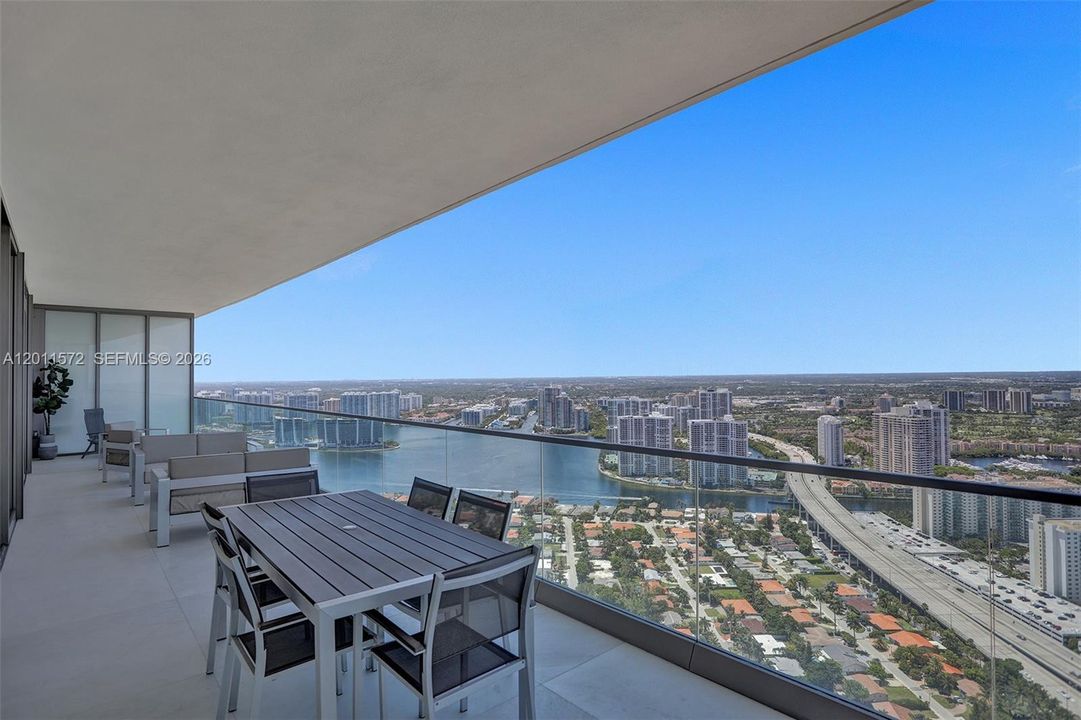 Active With Contract: $28,000 (4 beds, 5 baths, 2682 Square Feet)