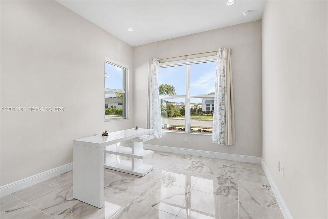 For Sale: $1,019,000 (4 beds, 3 baths, 2489 Square Feet)