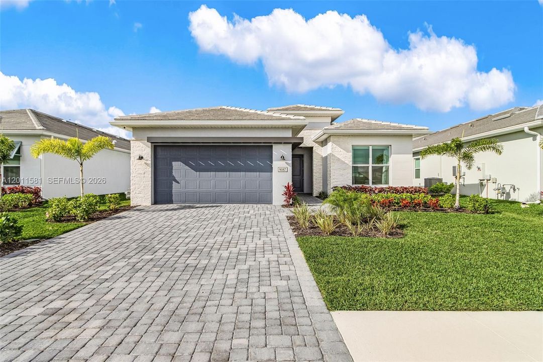 For Sale: $1,019,000 (4 beds, 3 baths, 2489 Square Feet)