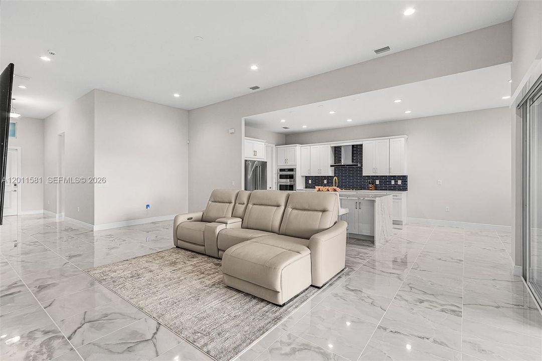 For Sale: $1,019,000 (4 beds, 3 baths, 2489 Square Feet)