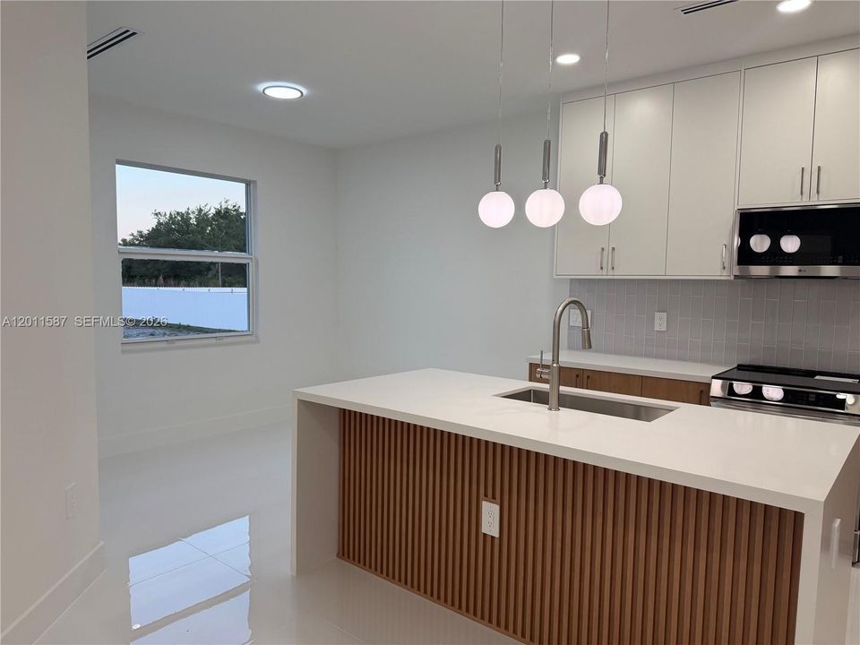 En Venta: $399,999 (4 camas, 2 baños, 0 Pies cuadrados)