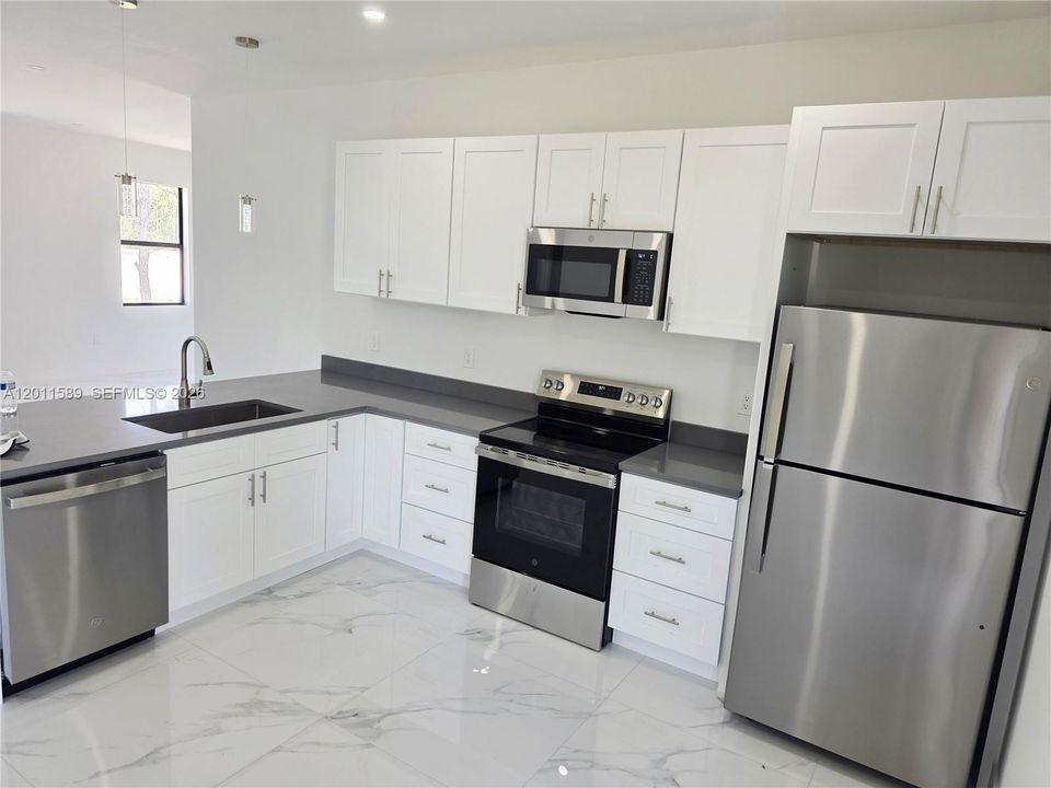 For Sale: $565,000 (0 beds, 0 baths, 2956 Square Feet)