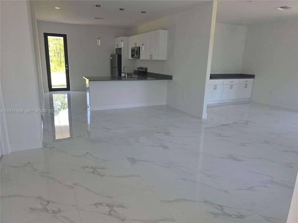 For Sale: $565,000 (0 beds, 0 baths, 2956 Square Feet)
