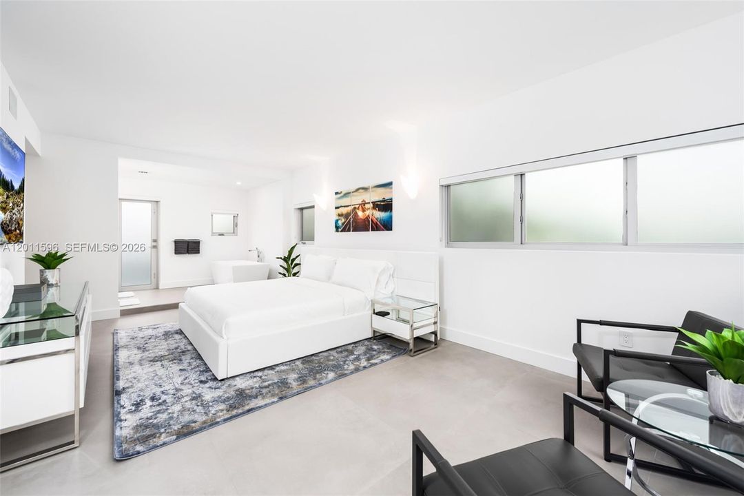 For Rent: $35,000 (4 beds, 5 baths, 4710 Square Feet)