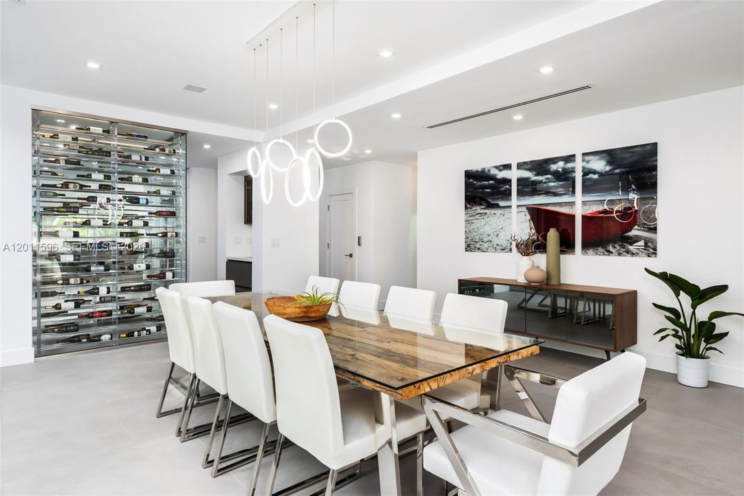 For Rent: $35,000 (4 beds, 5 baths, 4710 Square Feet)
