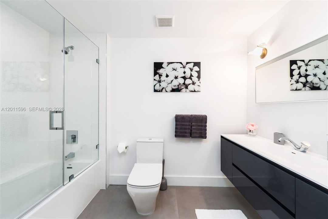 For Rent: $35,000 (4 beds, 5 baths, 4710 Square Feet)