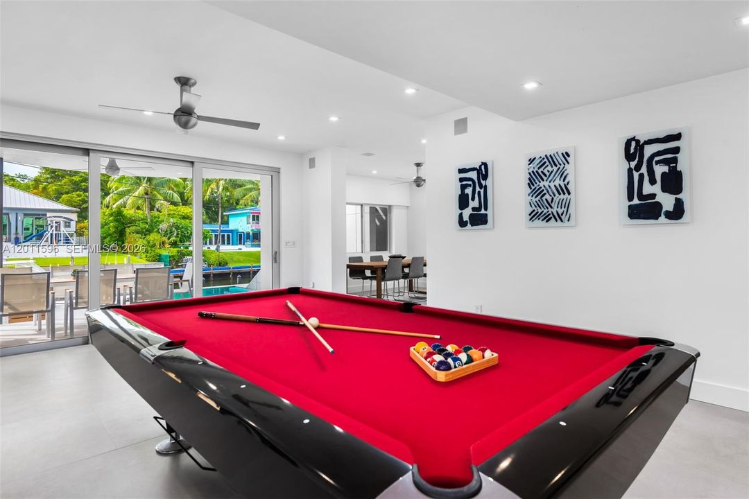 For Rent: $35,000 (4 beds, 5 baths, 4710 Square Feet)