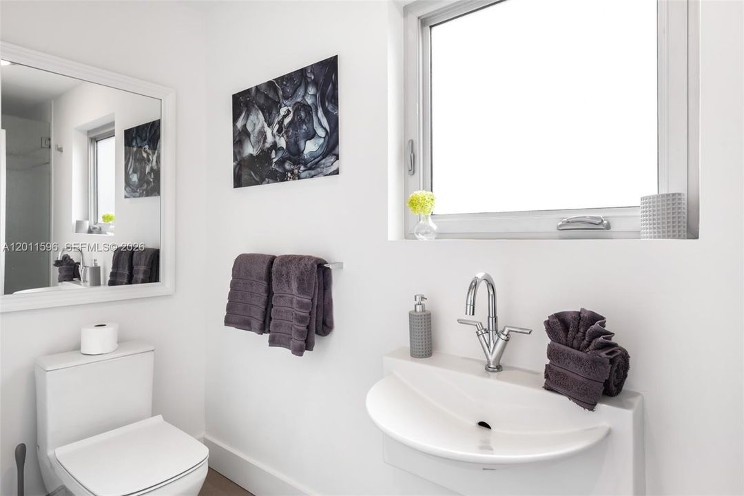 For Rent: $35,000 (4 beds, 5 baths, 4710 Square Feet)