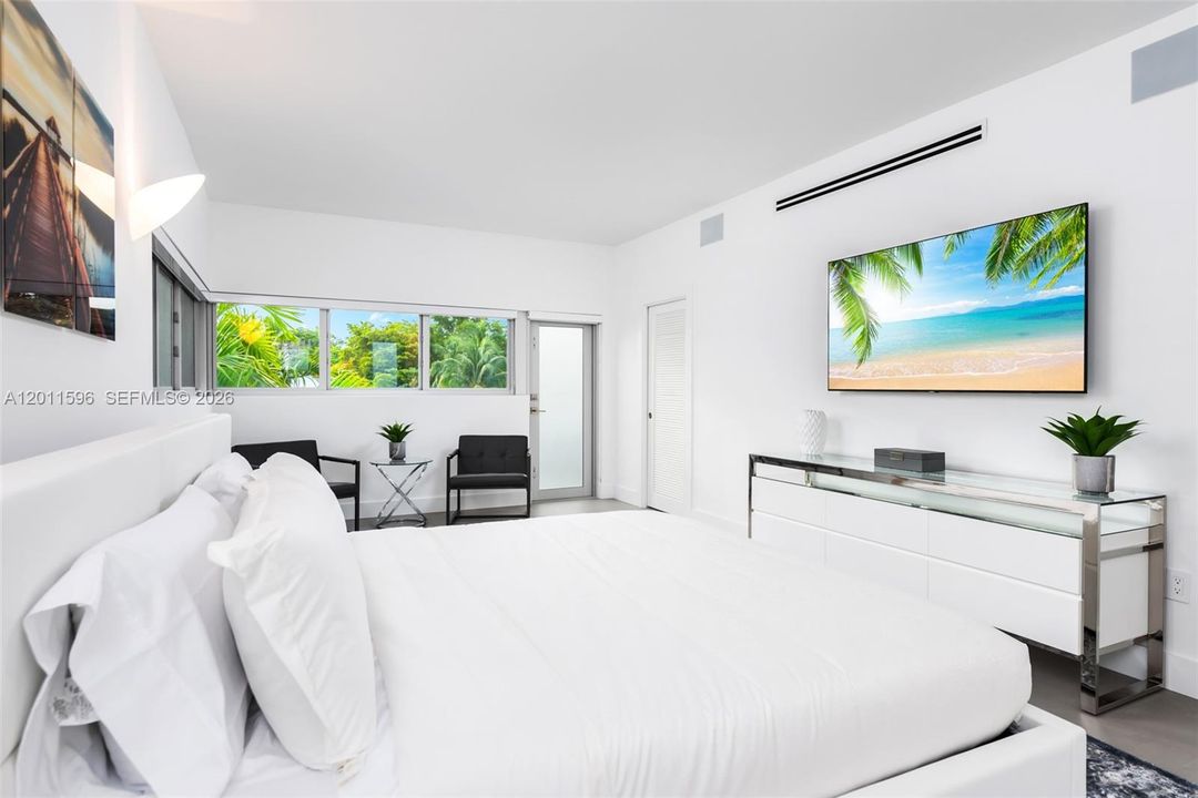 For Rent: $35,000 (4 beds, 5 baths, 4710 Square Feet)