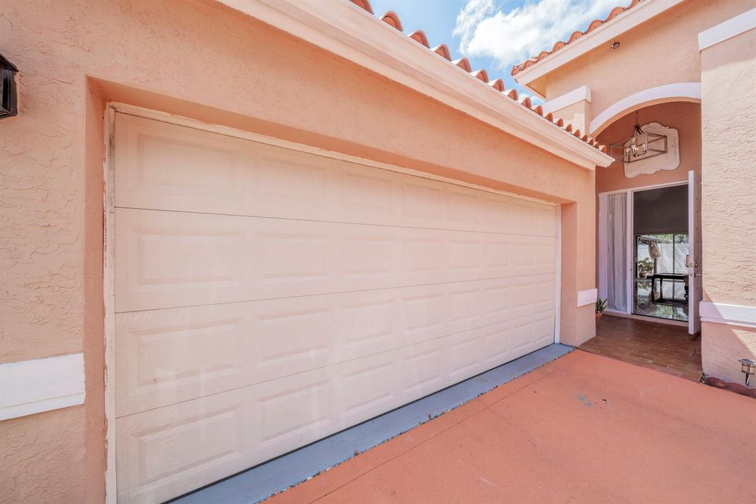 1 Exterior Front (2)