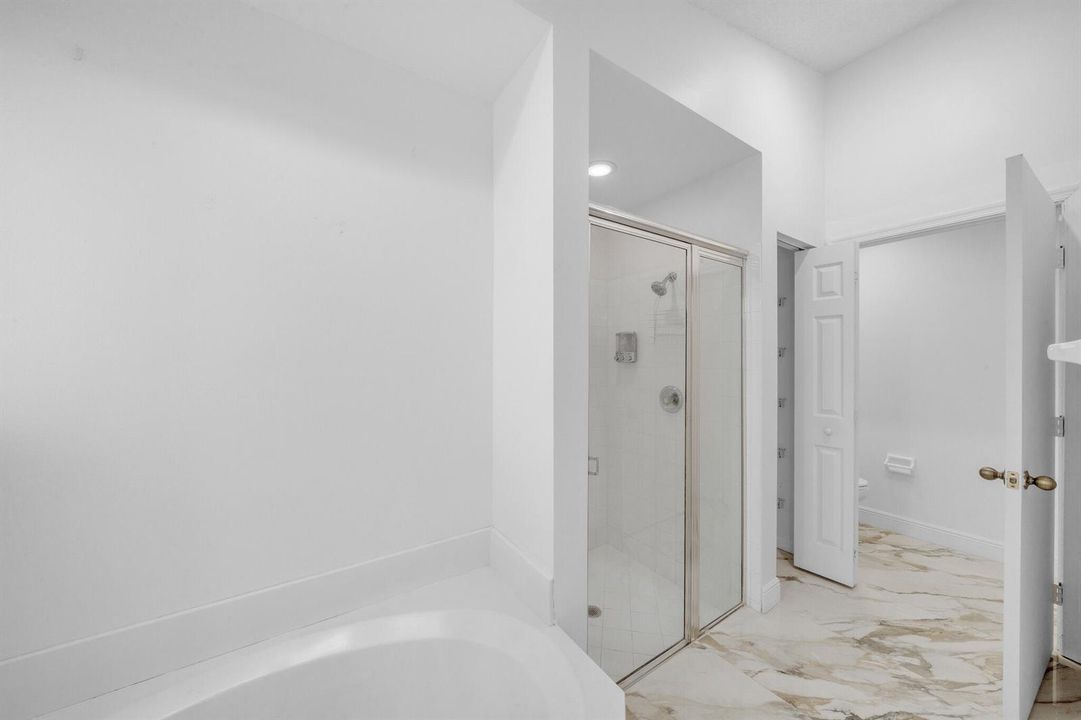 10 Primary Bathroom (3)