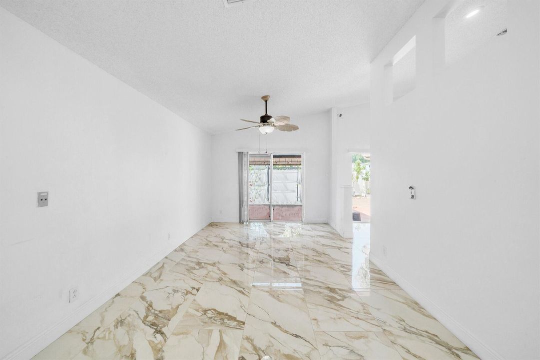 7 Dining Area (1)