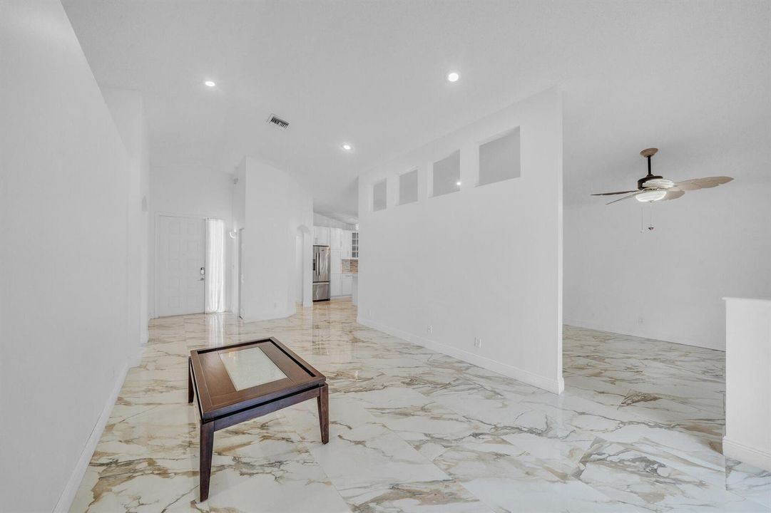 12 Living Area (2)