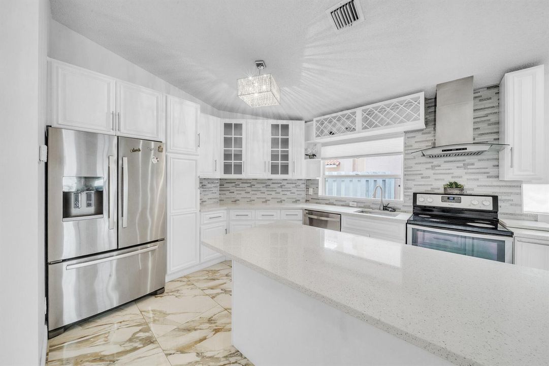 4 Kitchen (2)