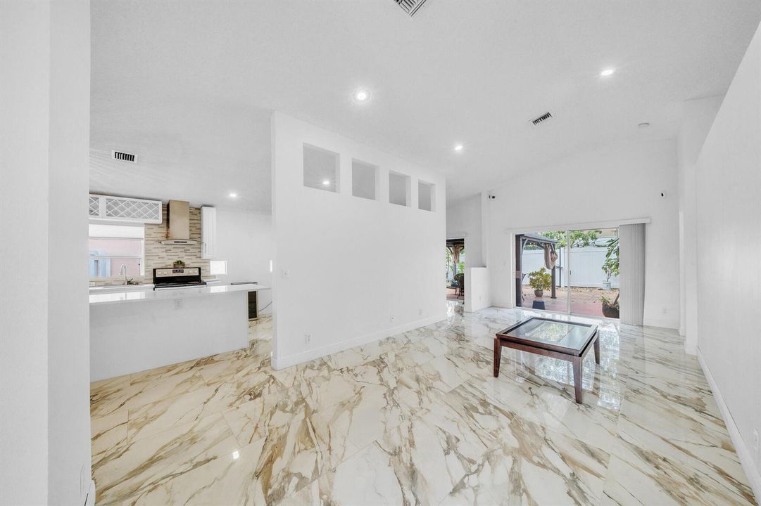 3 Living Area (1)
