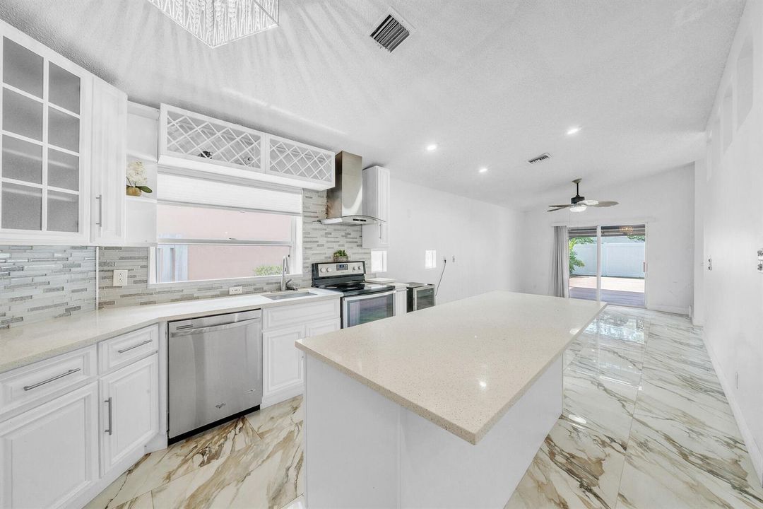 4 Kitchen (6)