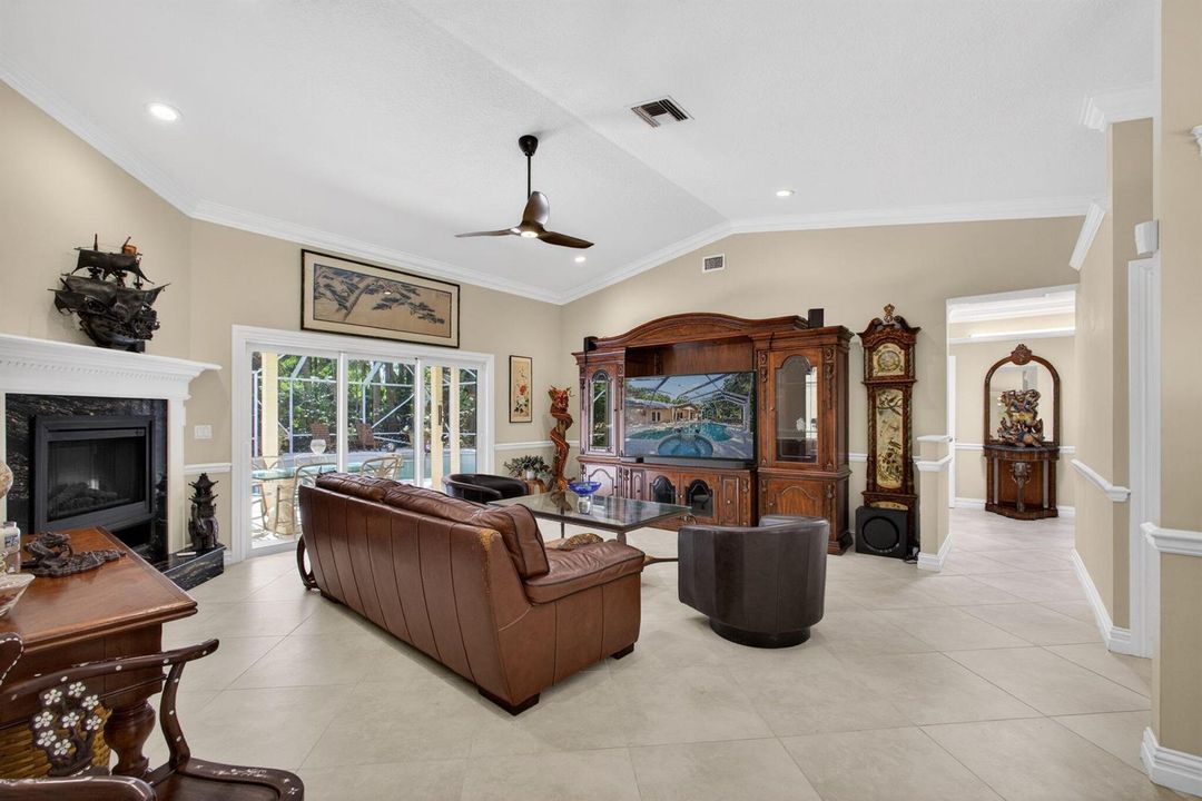 Family Room 4