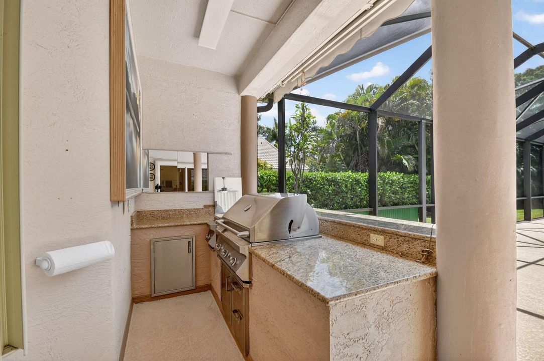 Outdoor Kitchen