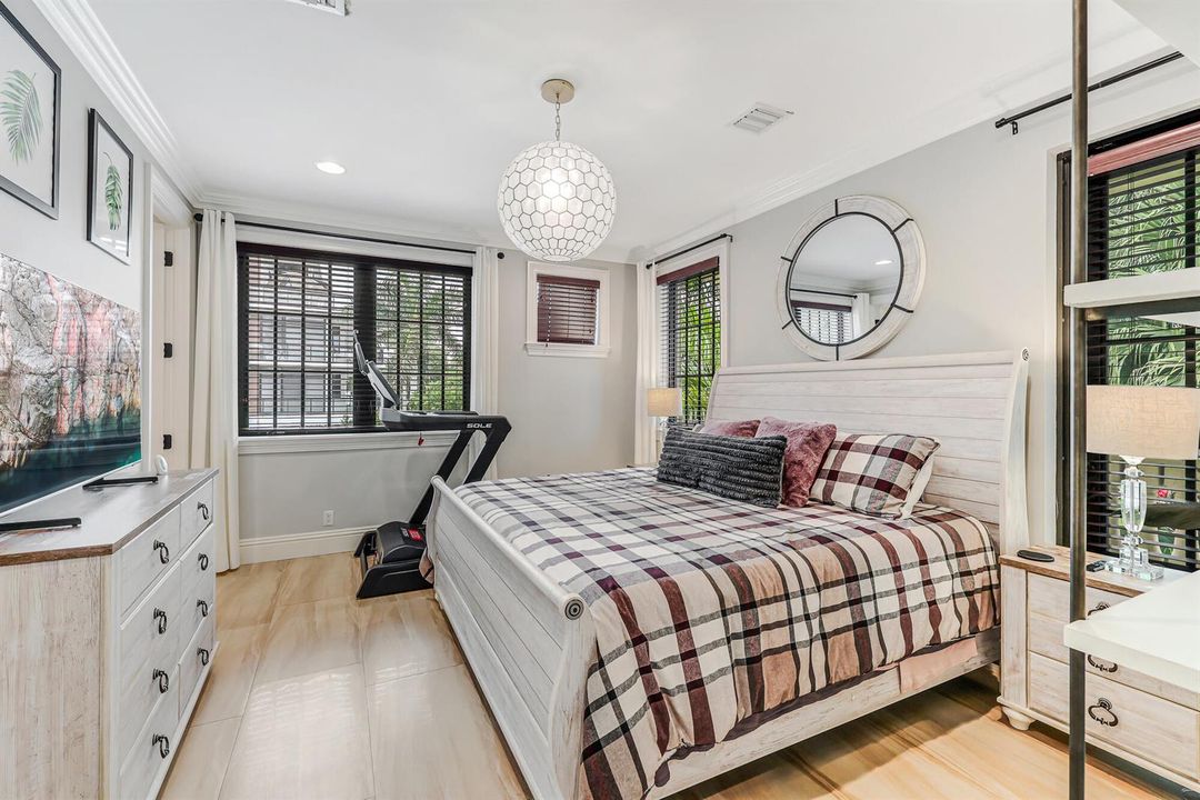 170 Isle of Venice Dr-21