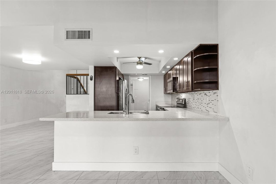 For Rent: $3,200 (3 beds, 2 baths, 1686 Square Feet)