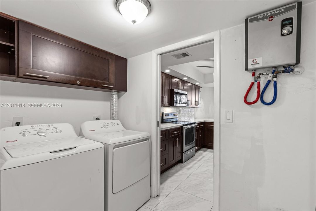 For Rent: $3,200 (3 beds, 2 baths, 1686 Square Feet)