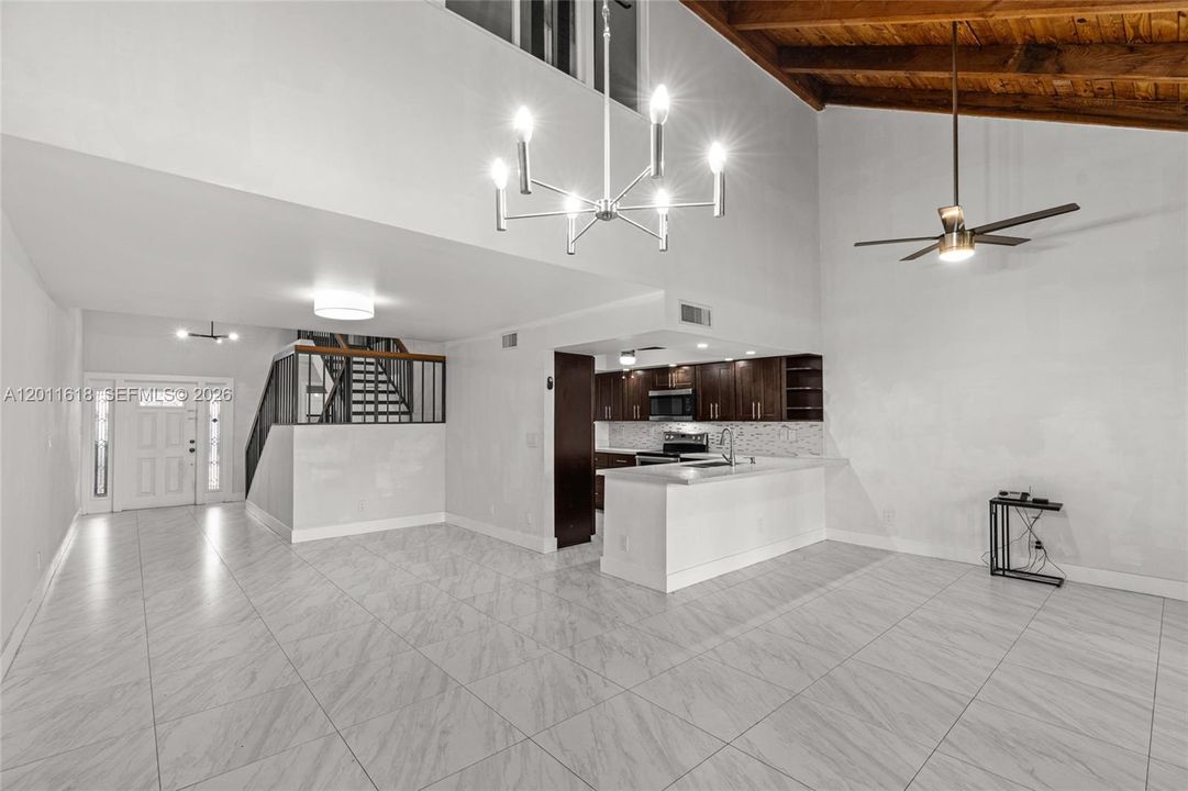 For Rent: $3,200 (3 beds, 2 baths, 1686 Square Feet)