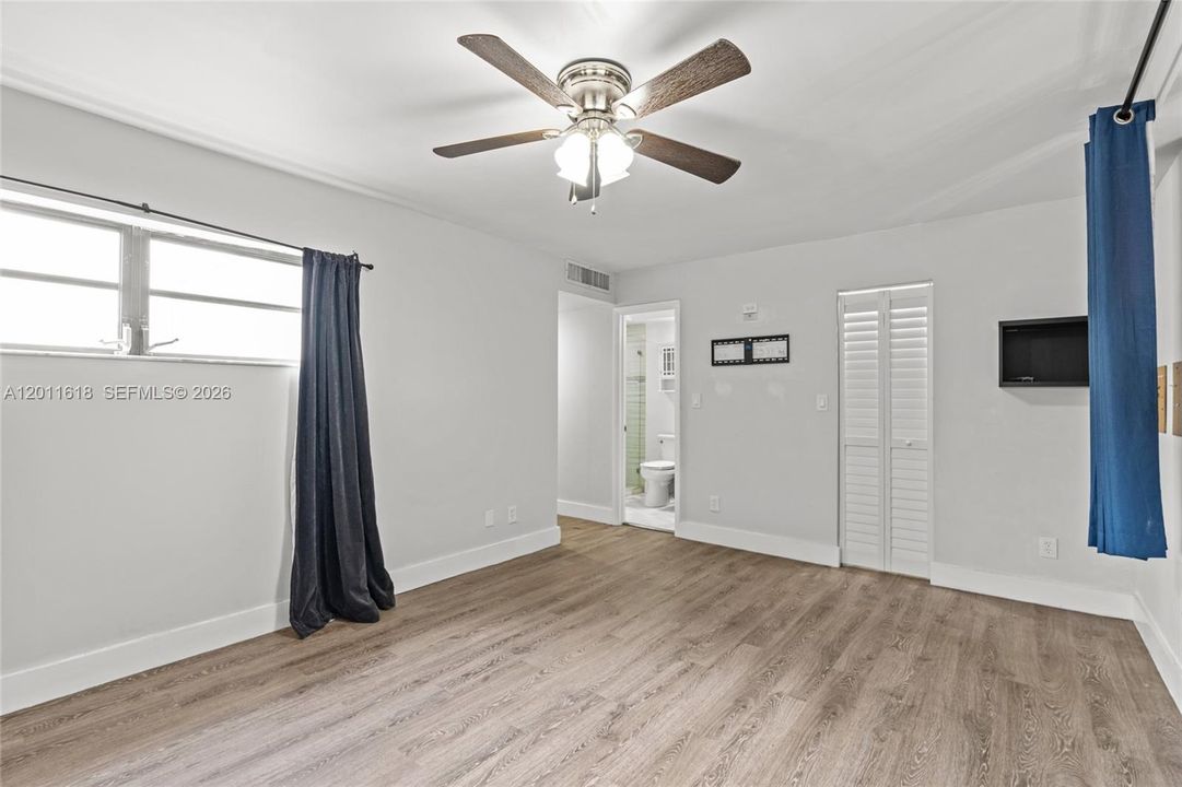 For Rent: $3,200 (3 beds, 2 baths, 1686 Square Feet)